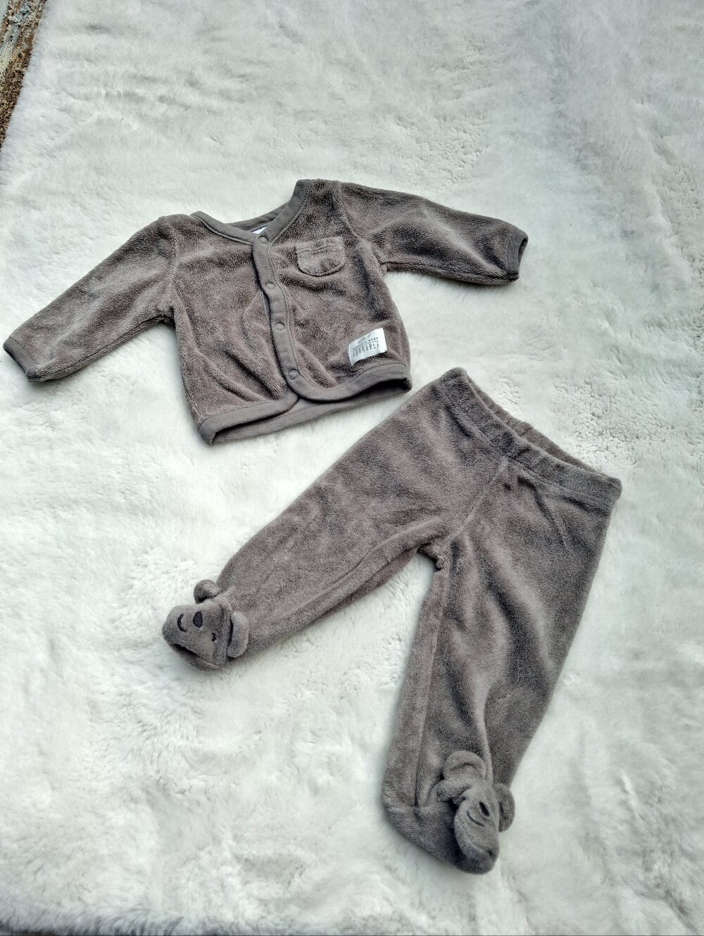 Carter's Plush Gray Two-Piece Set with Bear Footies Size NEWBORN